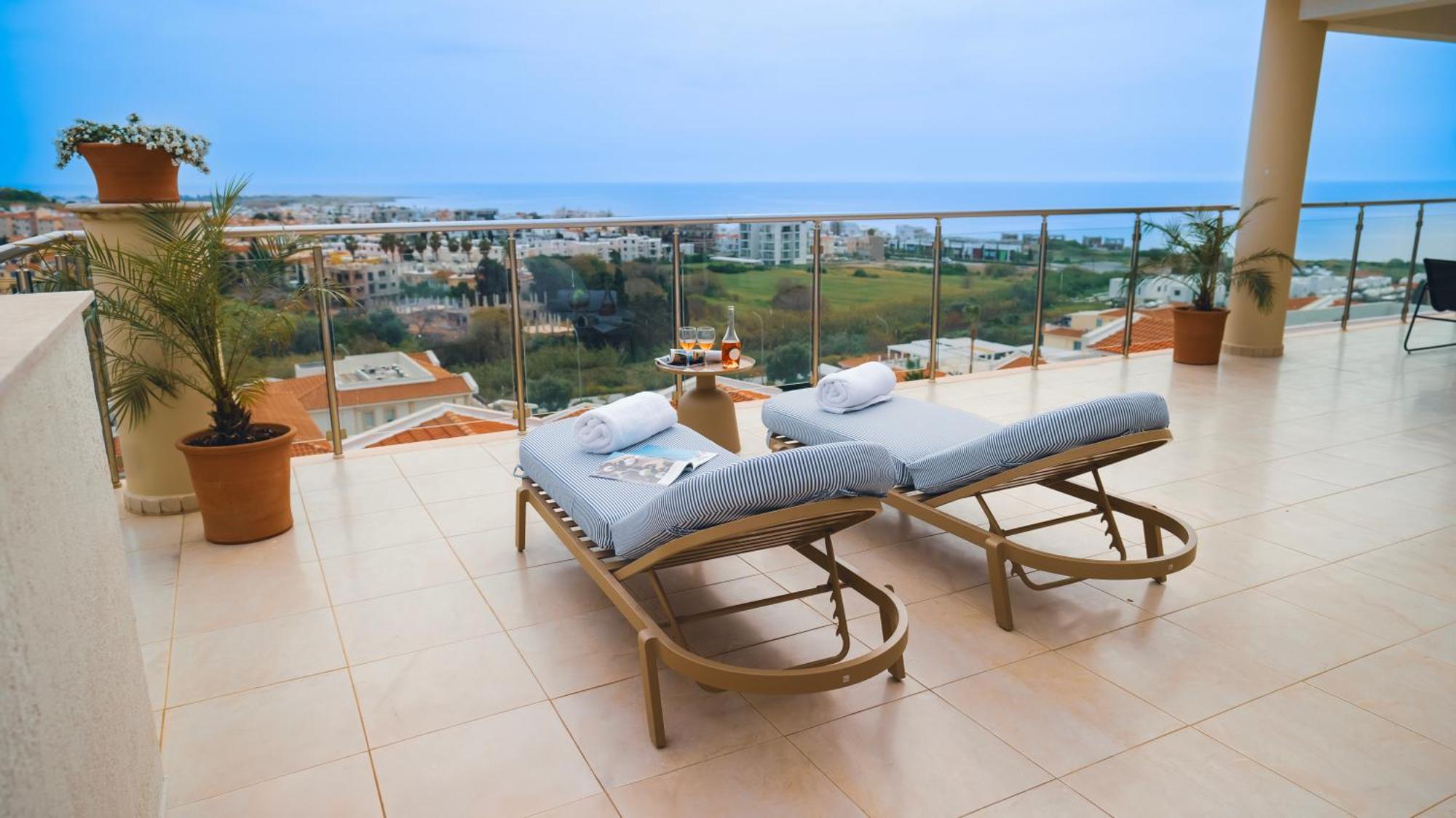 Отель Wellclub - Wellness Family Experience - Seaview Пафос Экстерьер фото