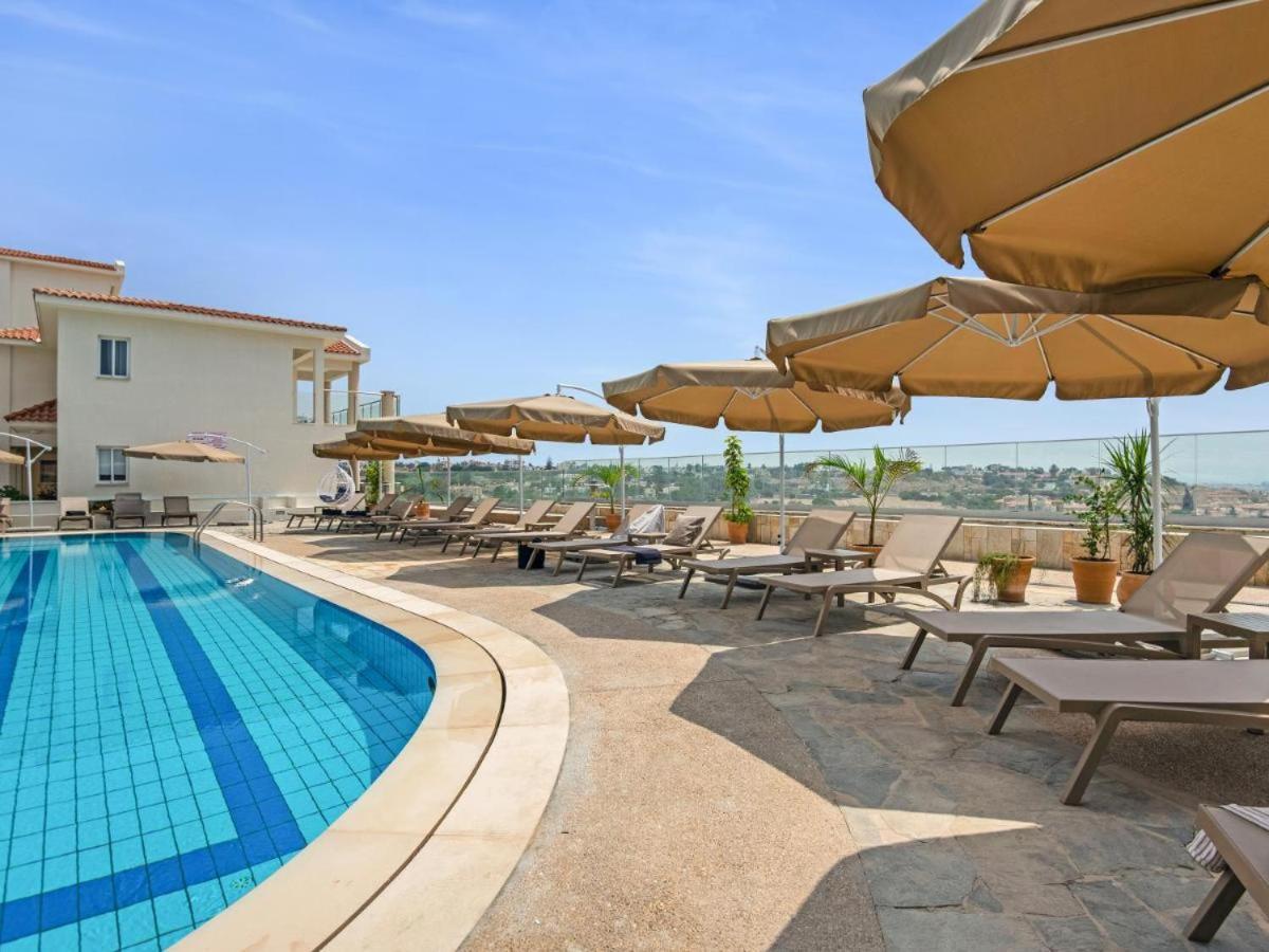 Отель Wellclub - Wellness Family Experience - Seaview Пафос Экстерьер фото