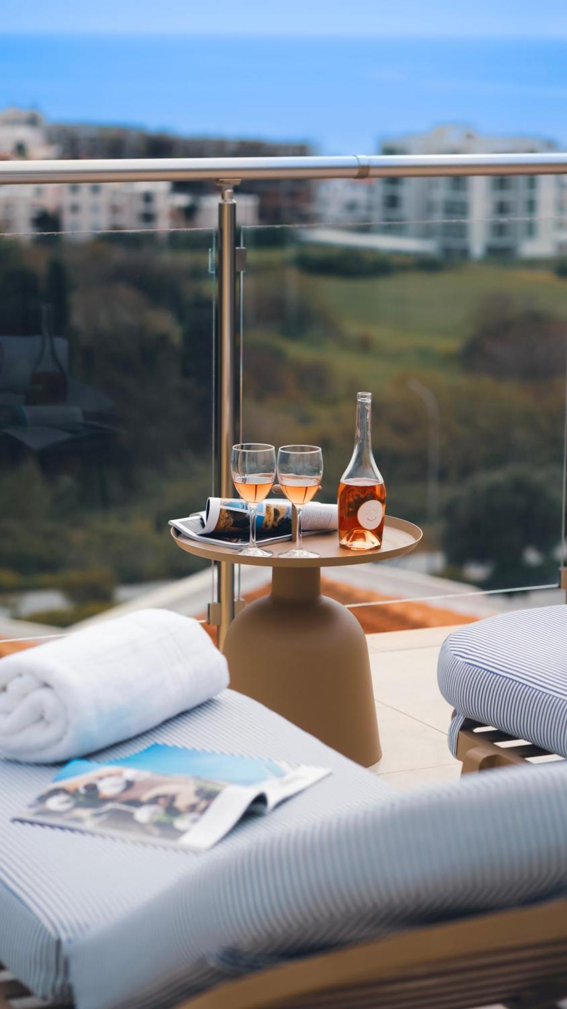 Отель Wellclub - Wellness Family Experience - Seaview Пафос Экстерьер фото